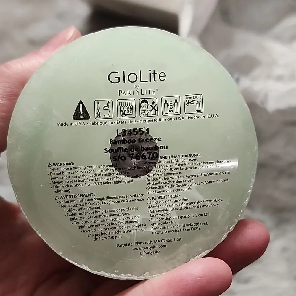 NIB GloLite by Partylite 3 x 4 Pillar Candle‎ in Bamboo Breeze - Picture 5 of 11